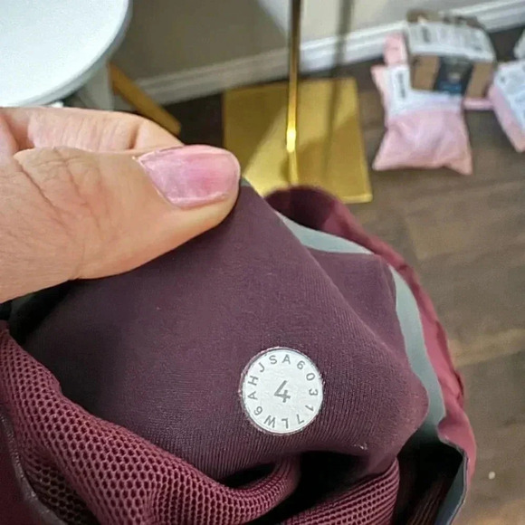 Lululemon Invigorate High-Rise Crop 17" Red Merlot 4 - Picture 9 of 9